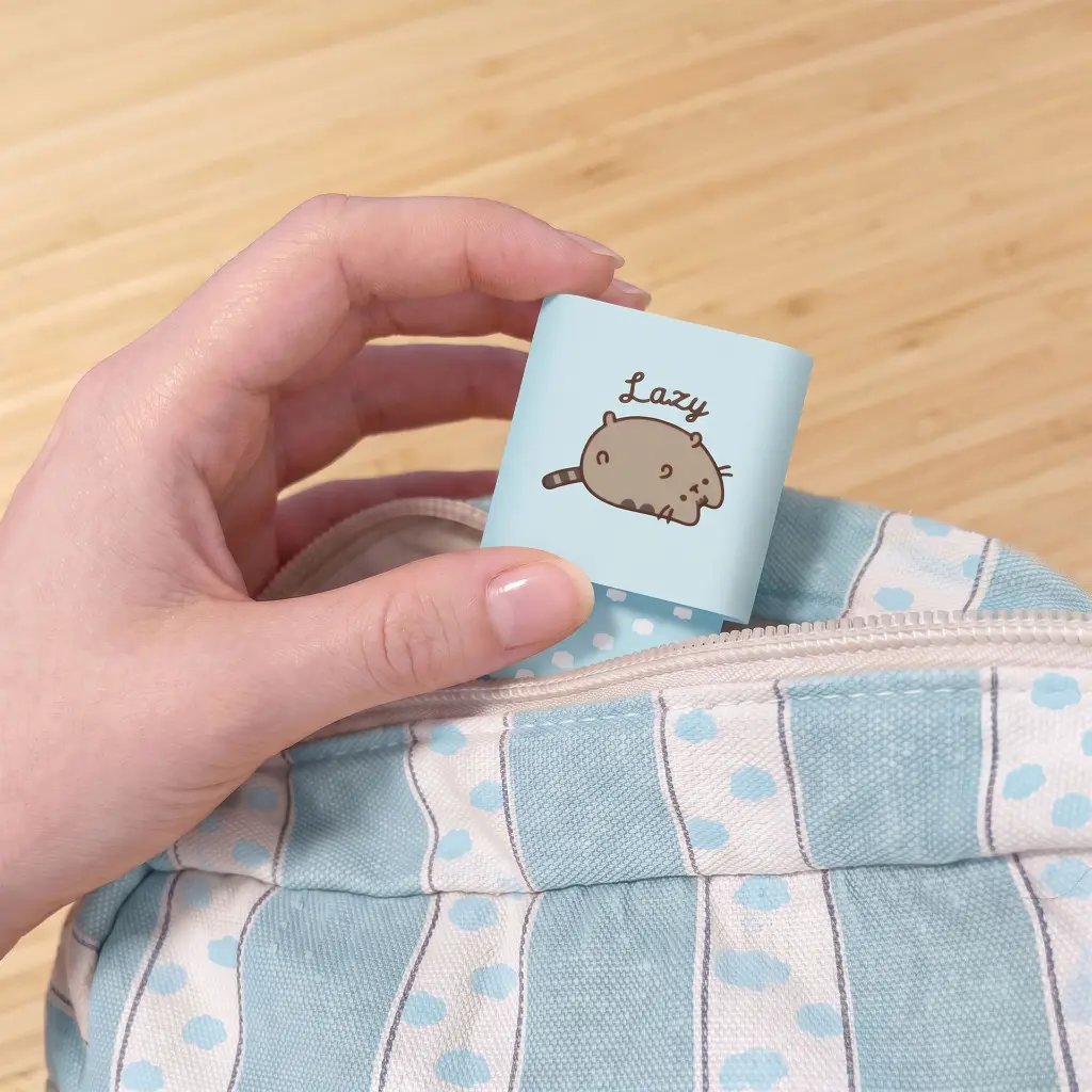 pusheen-galeria-adapter-niebieski_0005_6.webp